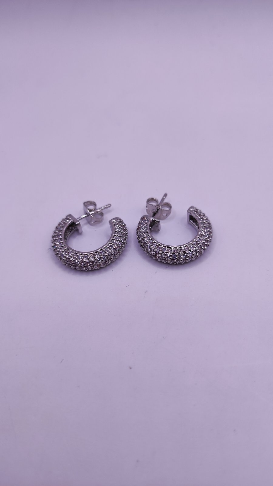 kr002 12 silver Steel hoops with cubic zirconia